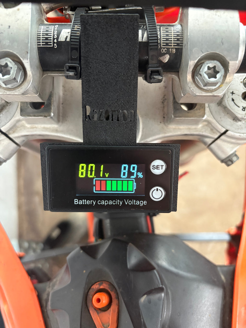 VEVOR Plug-in-Play Voltage Display