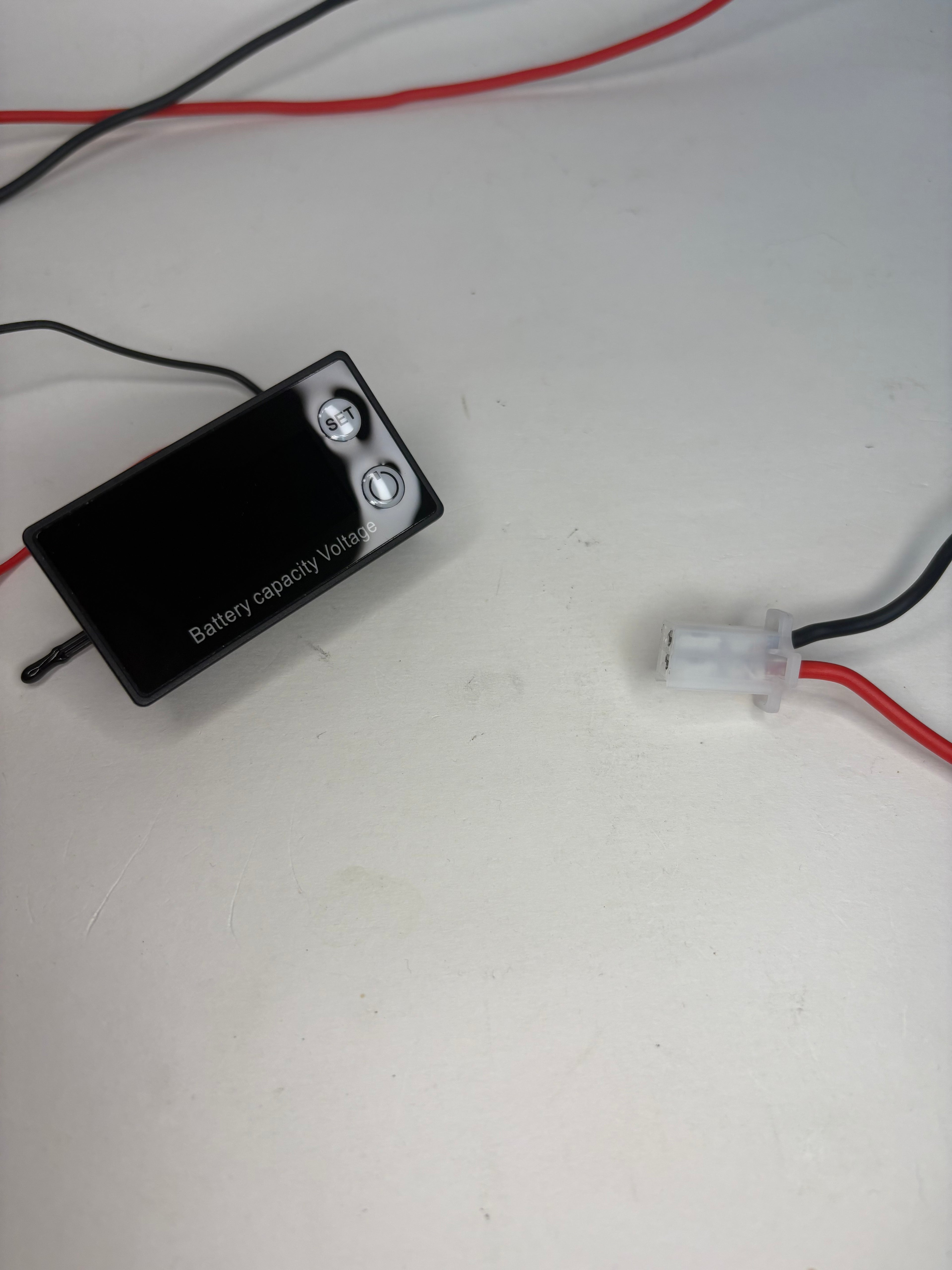 VEVOR Plug-in-Play Voltage Display