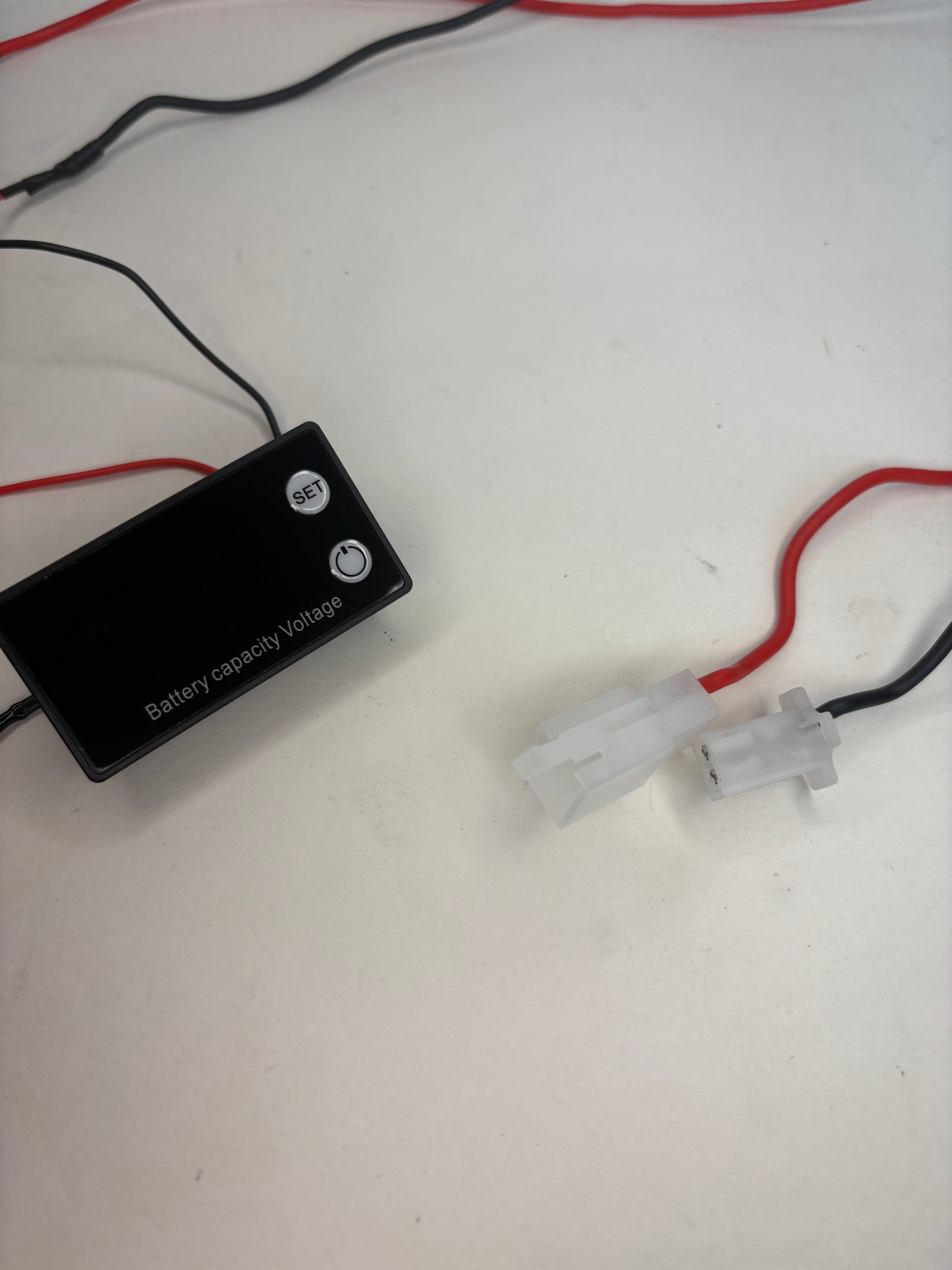 FARDRIVER plug-in-play voltage display kit