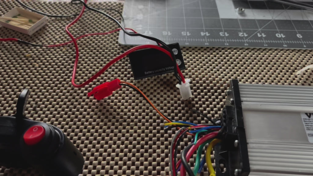 VEVOR Plug-in-Play Voltage Display